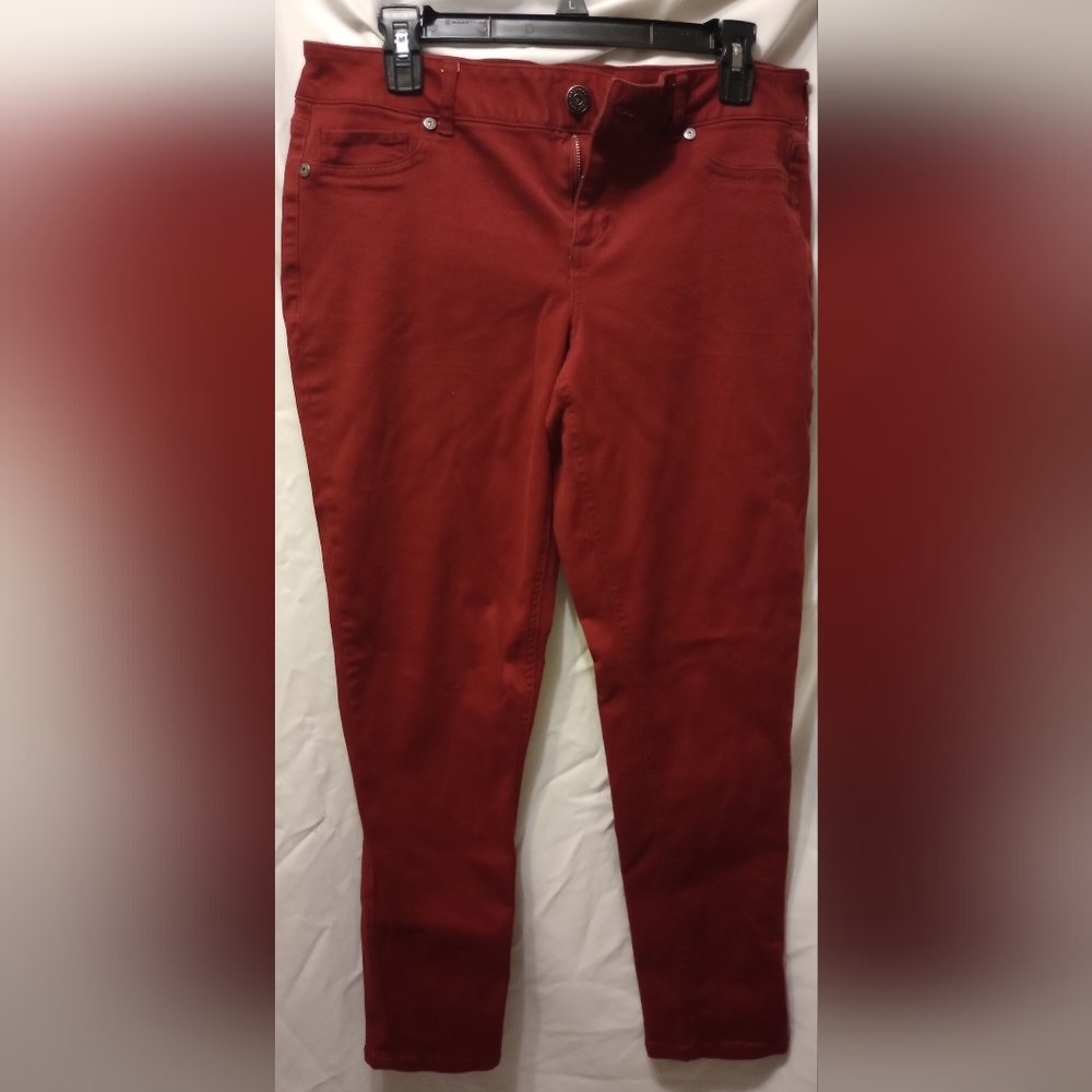 Maurices women's sz L-S red skinny jeans